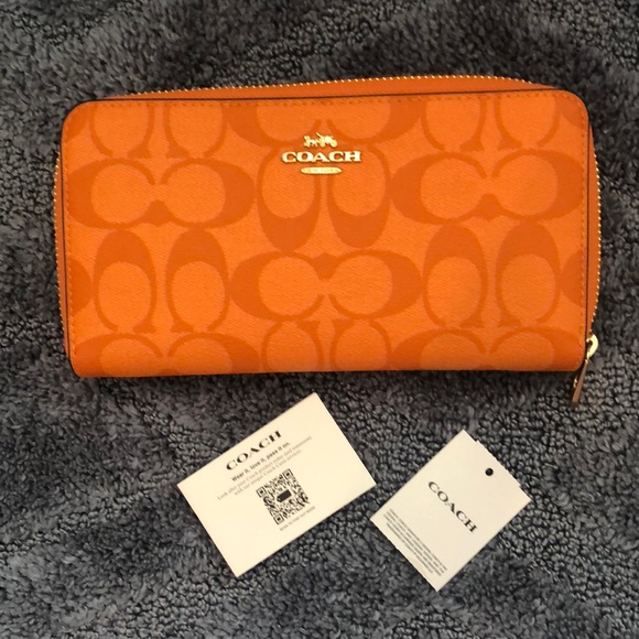 Coach Wallet - Picture 1 of 3